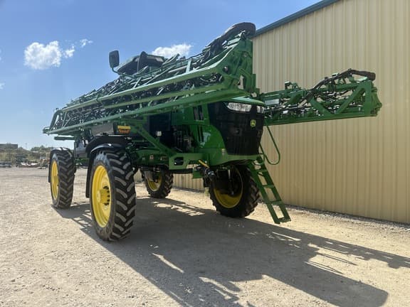 Image of John Deere 412R equipment image 4