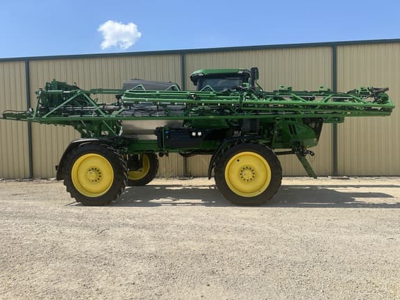 Image of John Deere 412R equipment image 4