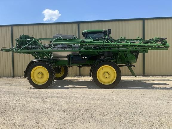 Image of John Deere 412R equipment image 3