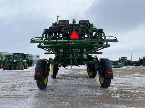 Image of John Deere 412R equipment image 3