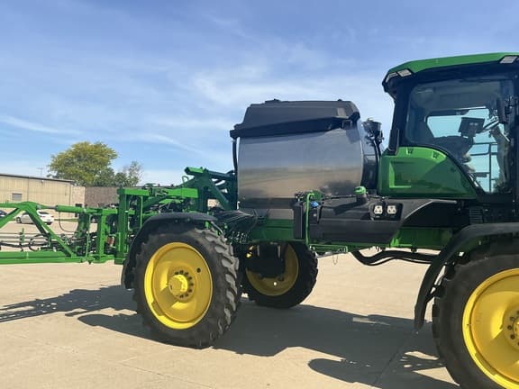 Image of John Deere 412R equipment image 2