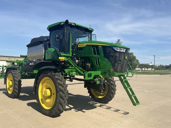 Image of John Deere 412R equipment image 1