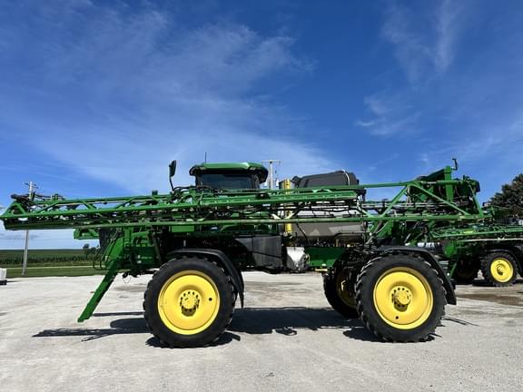 Image of John Deere 412R equipment image 2