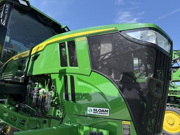 Image of John Deere 412R equipment image 3