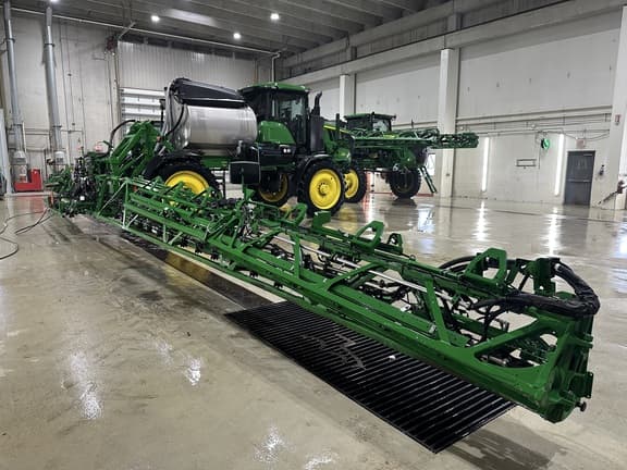 Image of John Deere 412R equipment image 3