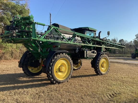 Image of John Deere 412R equipment image 4