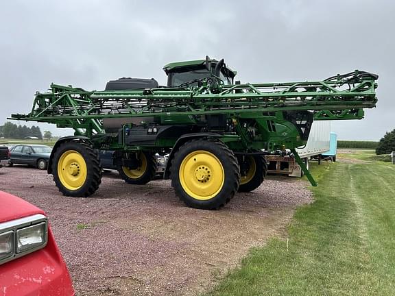 Image of John Deere 412R equipment image 4
