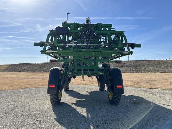 Image of John Deere 412R equipment image 3