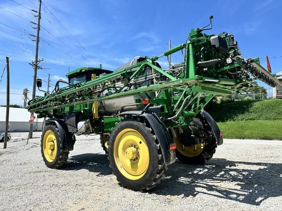 Image of John Deere 412R equipment image 4