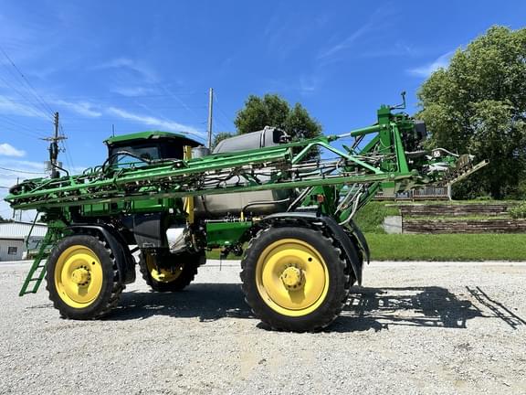 Image of John Deere 412R equipment image 3
