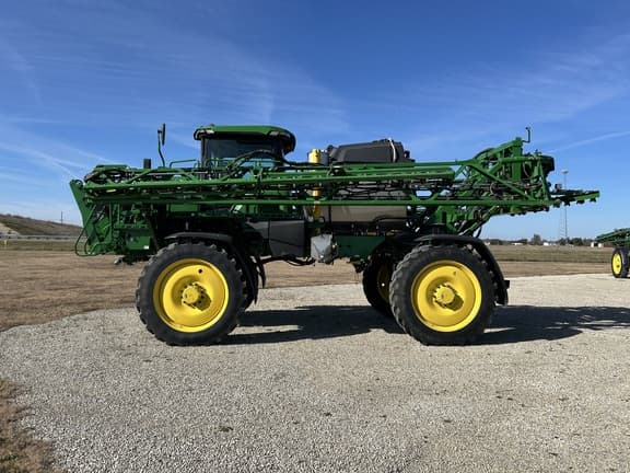 Image of John Deere 412R equipment image 1