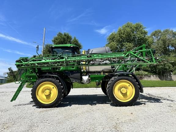 Image of John Deere 412R equipment image 2