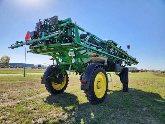 Image of John Deere 412R equipment image 4