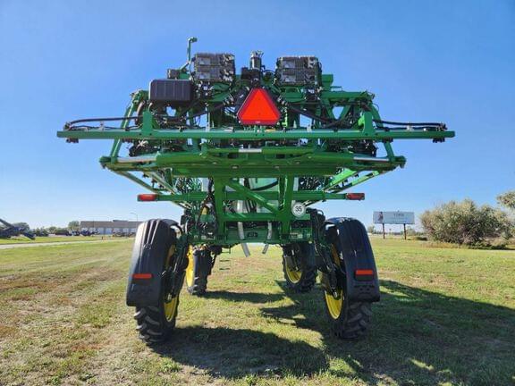 Image of John Deere 412R equipment image 3