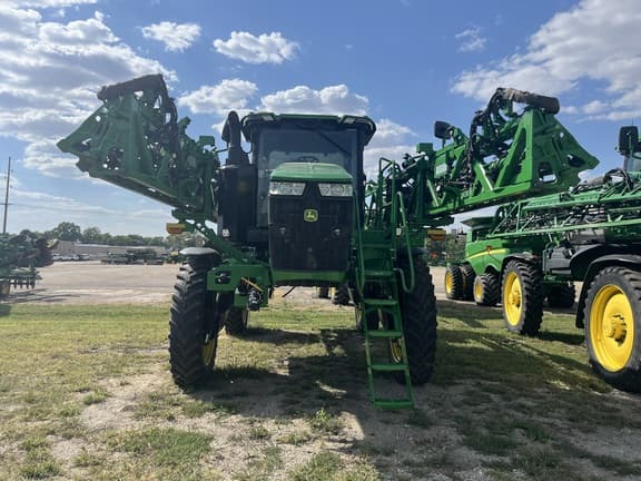 Image of John Deere 412R equipment image 1