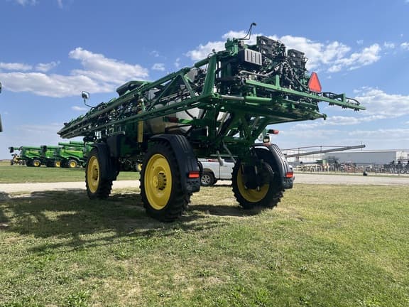 Image of John Deere 412R equipment image 3