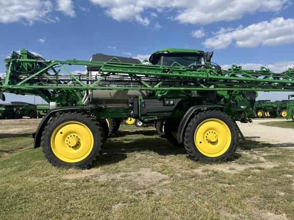 Image of John Deere 412R equipment image 3