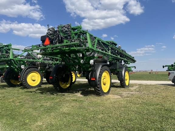 Image of John Deere 412R equipment image 4