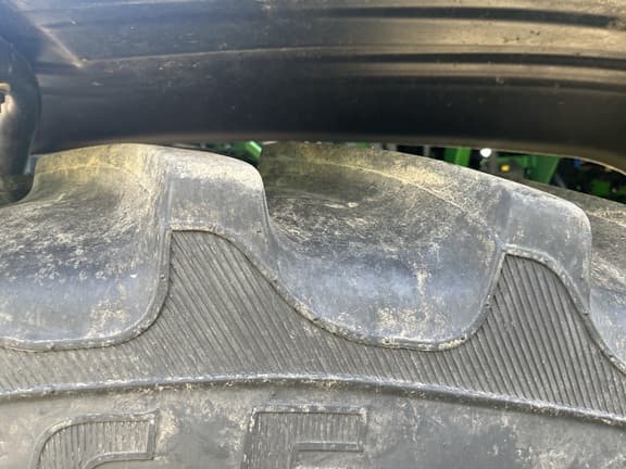 Image of John Deere 412R equipment image 4