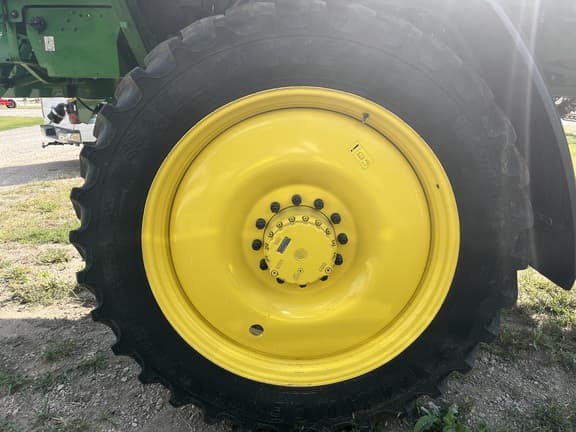 Image of John Deere 412R equipment image 4