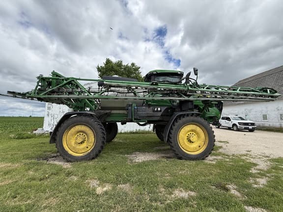 Image of John Deere 412R equipment image 3