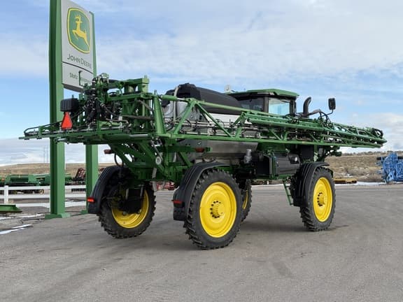 Image of John Deere 412R equipment image 4