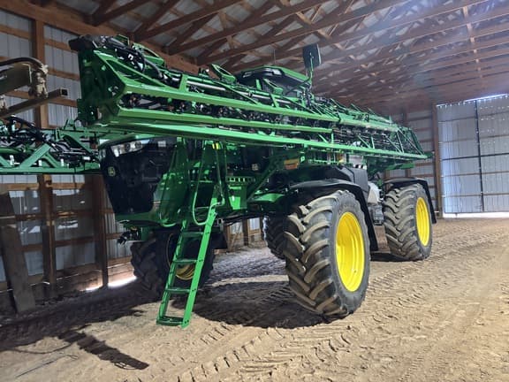 Image of John Deere 412R equipment image 4