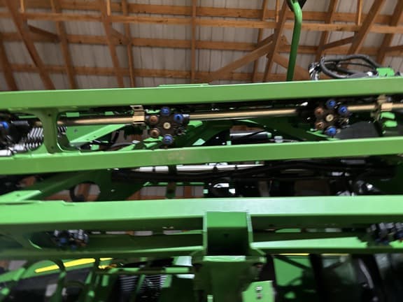 Image of John Deere 412R equipment image 3