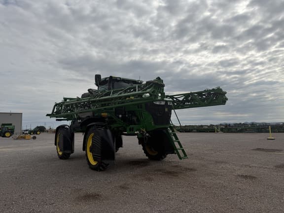 Image of John Deere 412R equipment image 4
