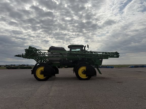 Image of John Deere 412R equipment image 3