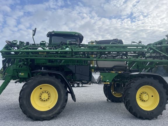 Image of John Deere 412R equipment image 2
