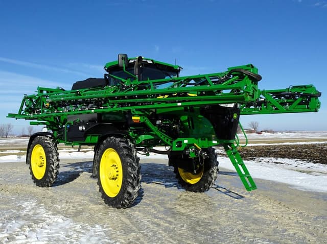 Image of John Deere 412R equipment image 1