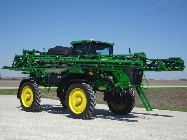 Image of John Deere 412R equipment image 1