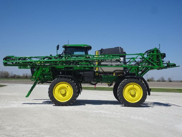 Image of John Deere 412R equipment image 2