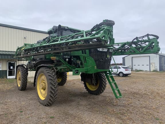 Image of John Deere 412R equipment image 4