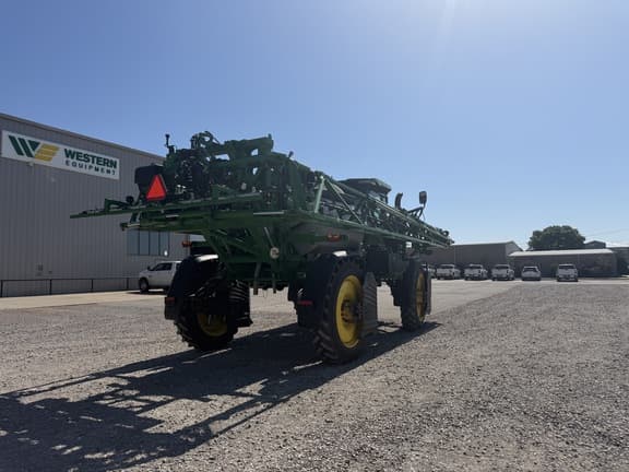 Image of John Deere 412R equipment image 4