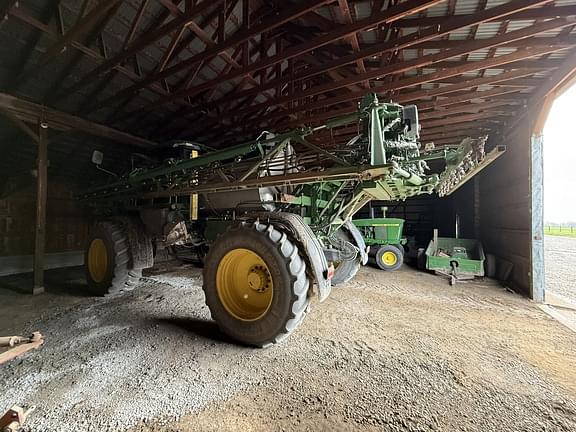 Image of John Deere 412R equipment image 4