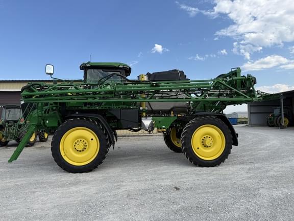 Image of John Deere 412R equipment image 1