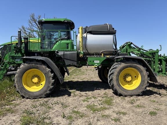 Image of John Deere 412R equipment image 2