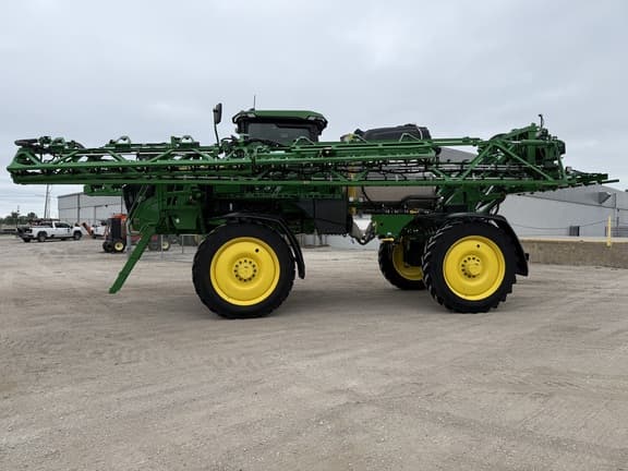 Image of John Deere 412R equipment image 1