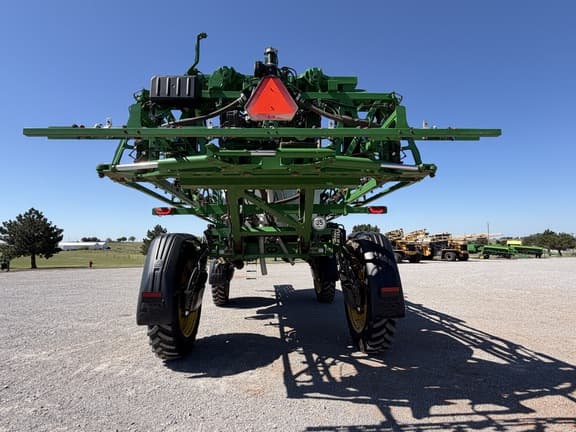 Image of John Deere 412R equipment image 3