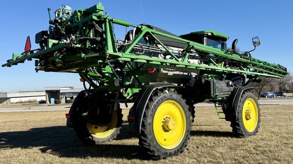 Image of John Deere 412R equipment image 4