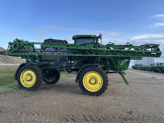 Image of John Deere 412R equipment image 3