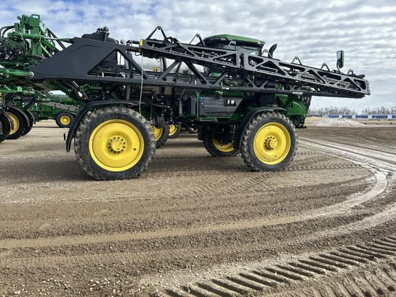 Image of John Deere 412R equipment image 3