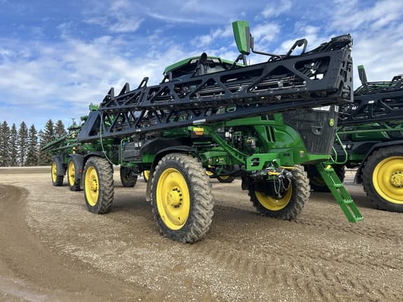 Image of John Deere 412R equipment image 4