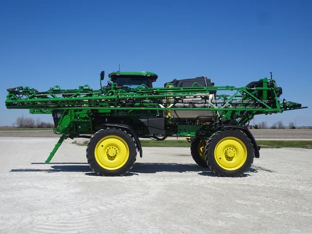 Image of John Deere 412R equipment image 2