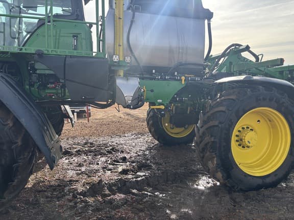 Image of John Deere 412R equipment image 1