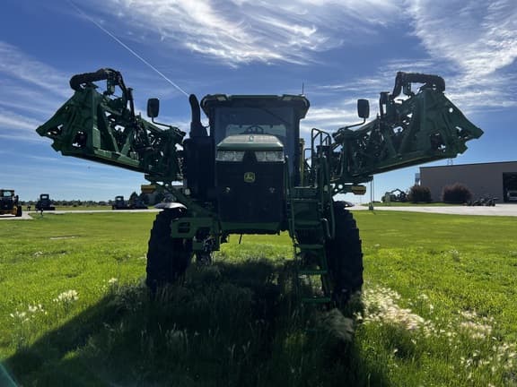 Image of John Deere 412R equipment image 2