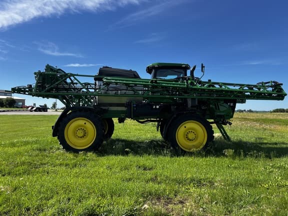 Image of John Deere 412R equipment image 3