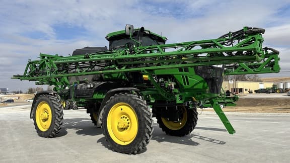 Image of John Deere 412R equipment image 1